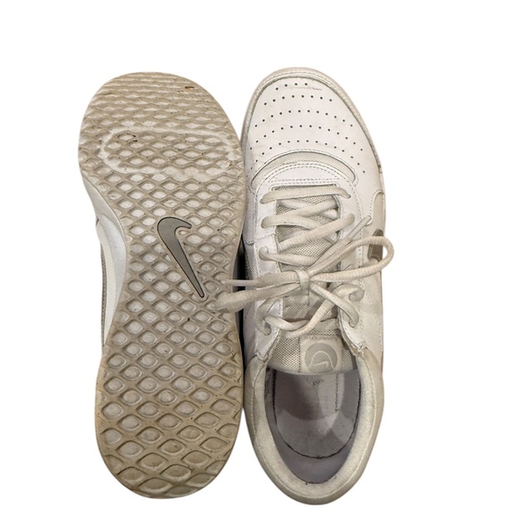 WOMEN'S NikeCourt Zoom Lite 3 Tennis Shoe - SIZE 9 - Picture 6 of 6